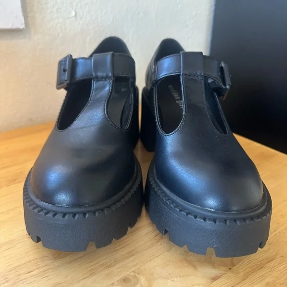 Madden Girl Black Chunky Mary Jane Shoes - Picture 2 of 6